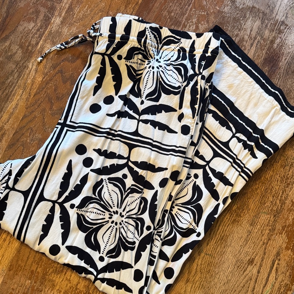 EUC drawstring printed pants